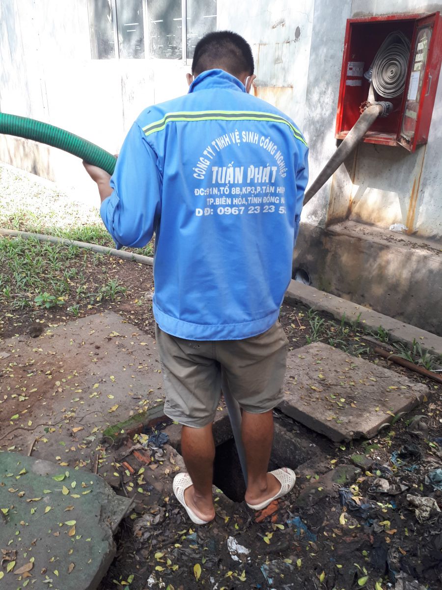 Rút hầm cầu phường Tân Hiệp